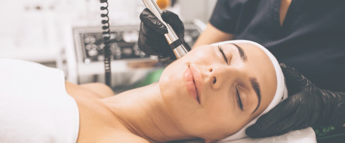 Read more about the article Carbon Peel Laser Treatment